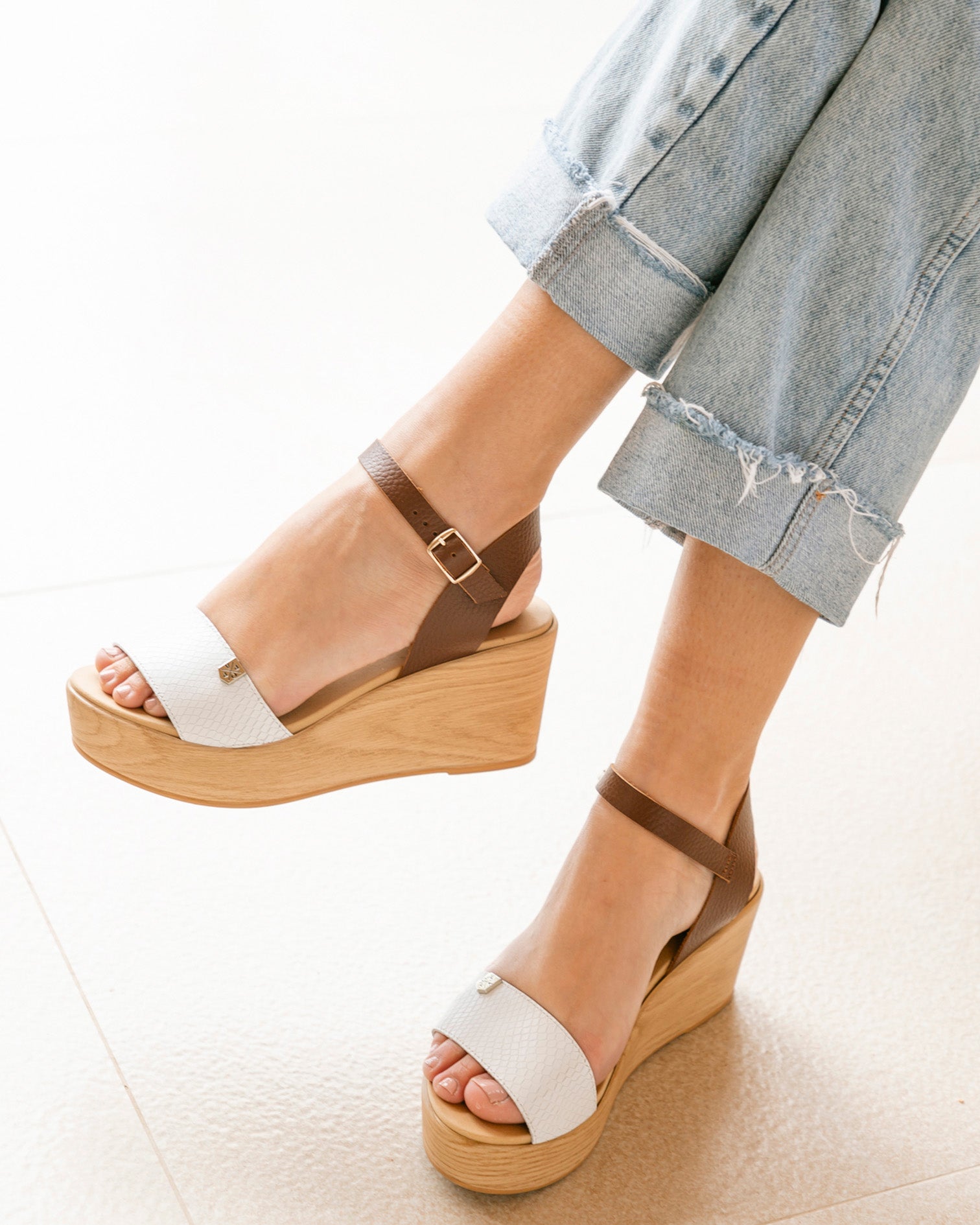 Upper Wedge Litore By Popa White Snake